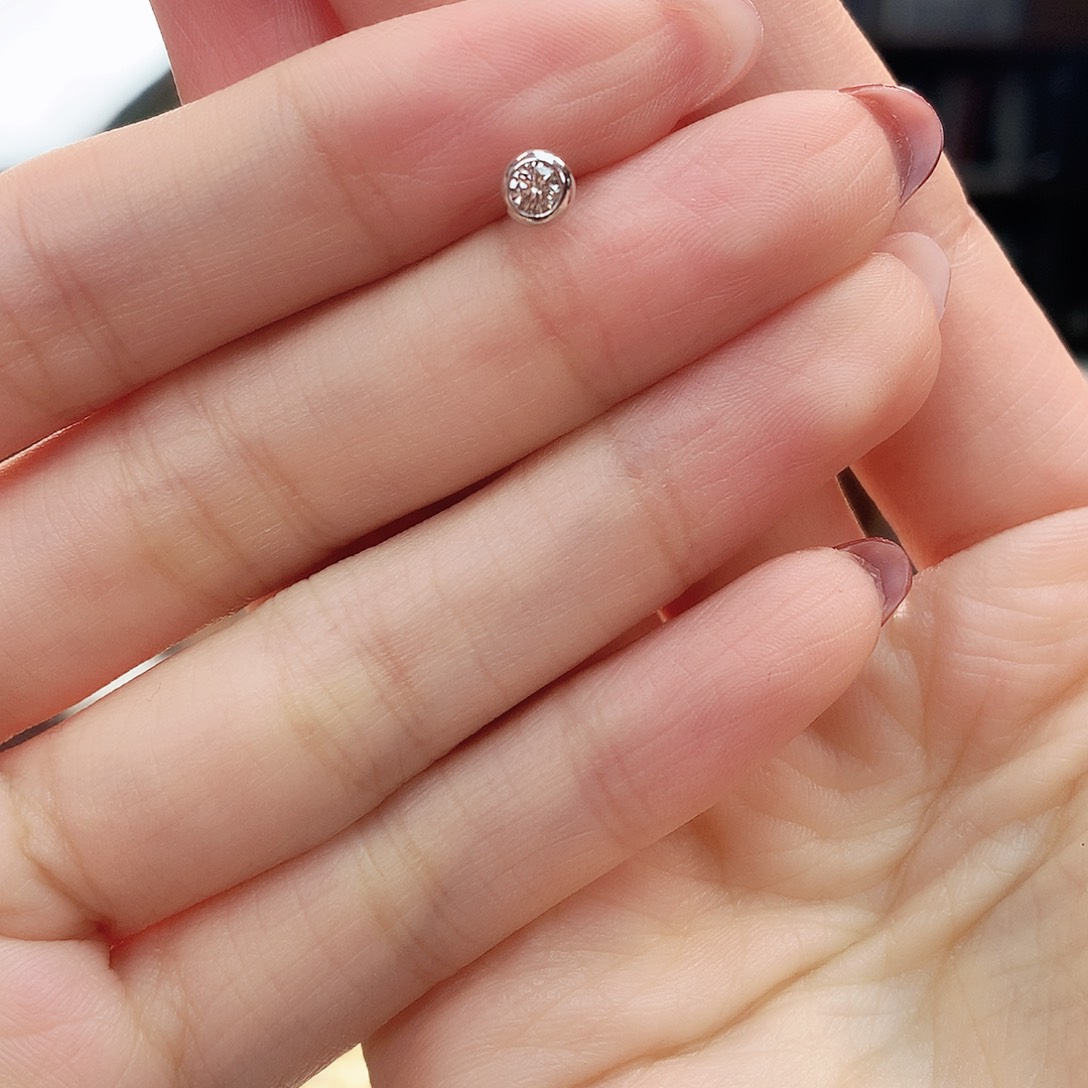 钻石耳饰18K金镶嵌18k金天然钻石耳钉