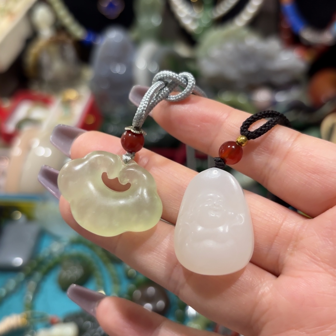 岫岩老玉（透闪石质玉）未镶嵌颈饰打包