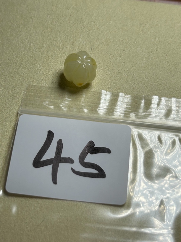 俄罗斯蜜蜡南瓜珠（带瑕）