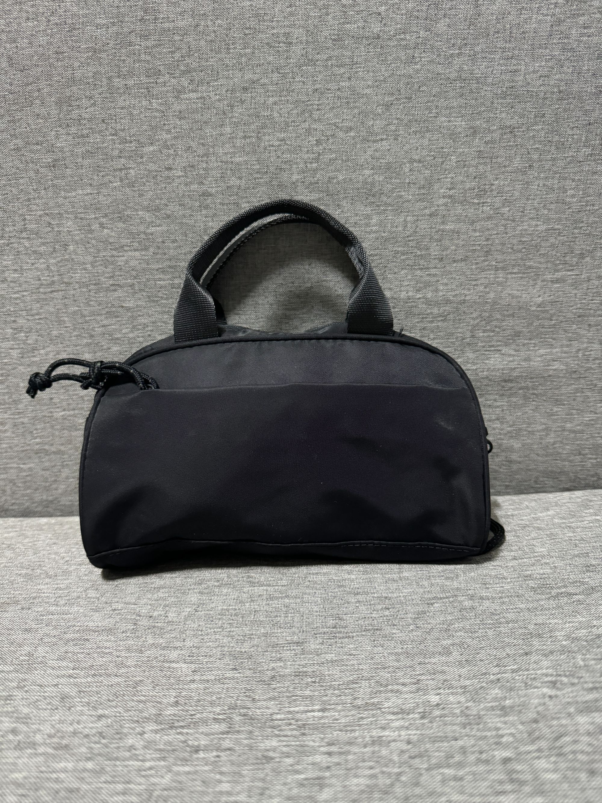 5月10日<很高兴认识你>专属“韩国单黑色” 手提包斜挎包22*13*9CM