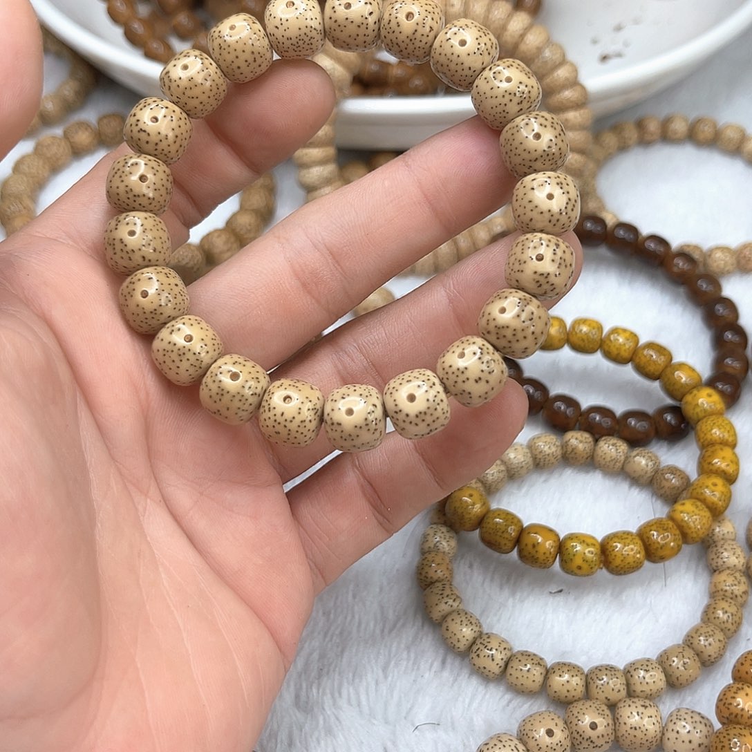 过***客吊坠星月菩提鸡油黄