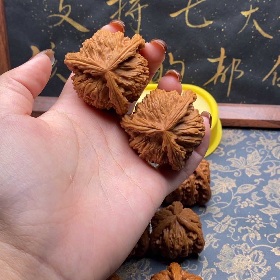 吊坠文玩核桃沃***?白狮子