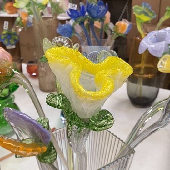 琉璃花瓶高48厘米宽6厘米