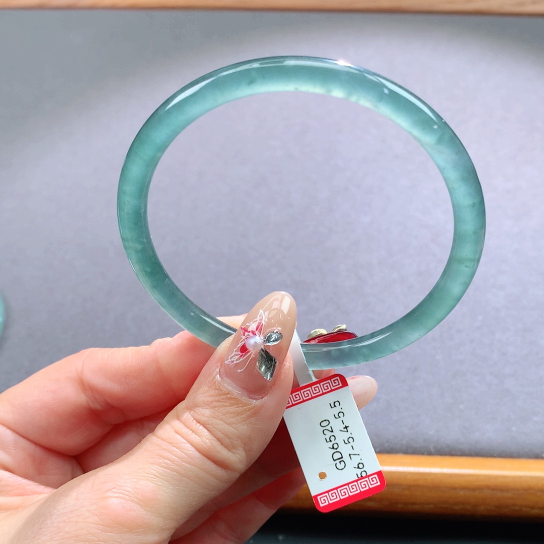 翡翠手镯未镶嵌天然翡翠手镯