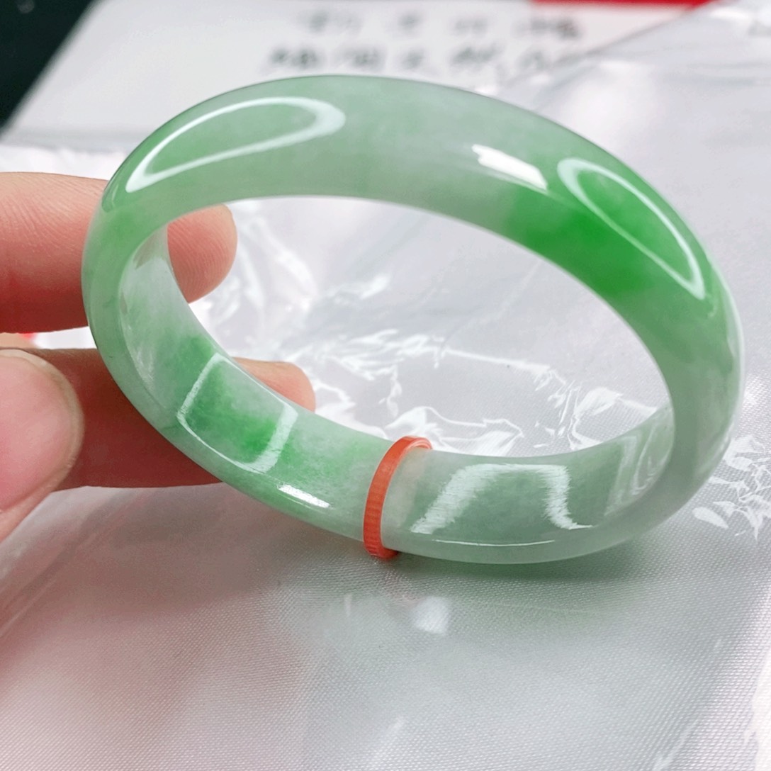 未镶嵌手镯翡翠50.8圈口贵妃完整