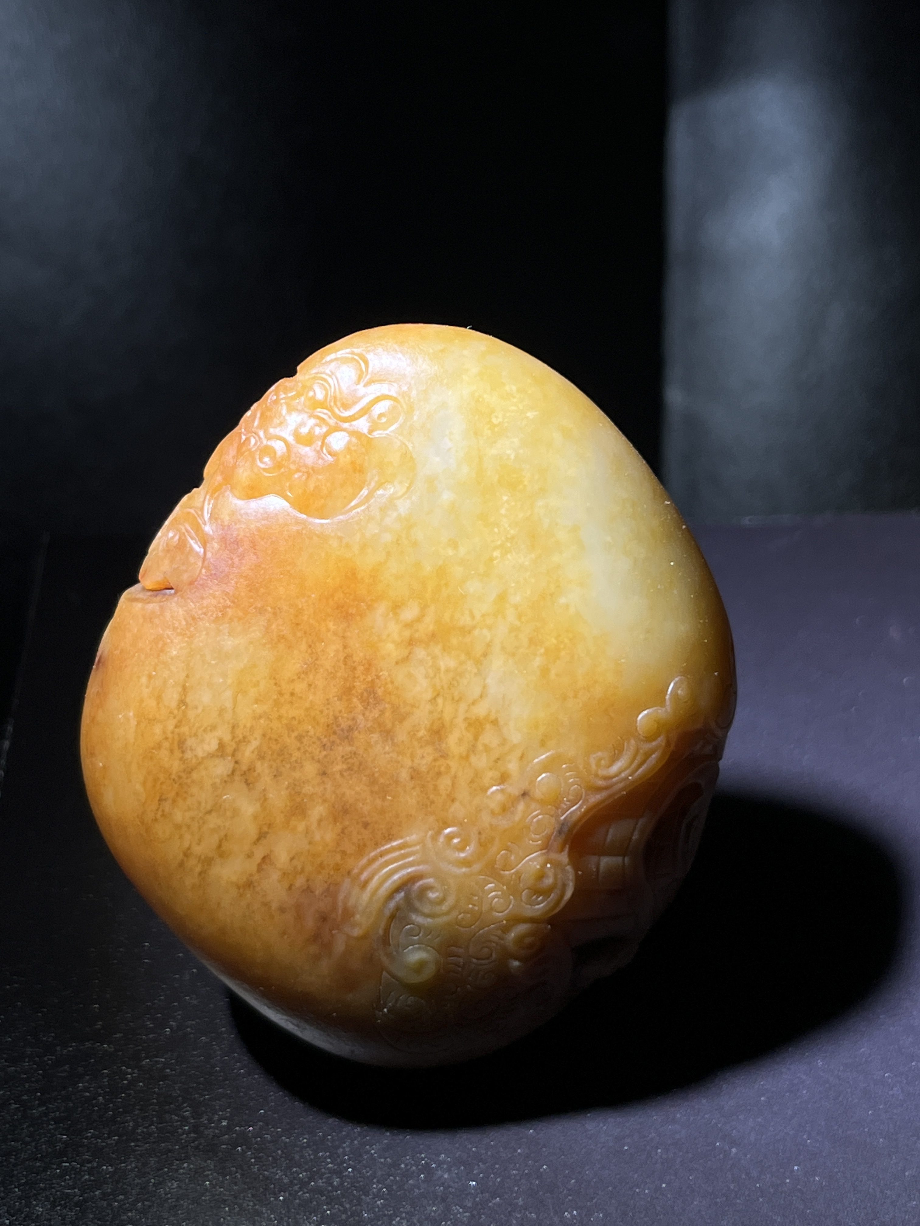 新疆和田玉黄沁把件