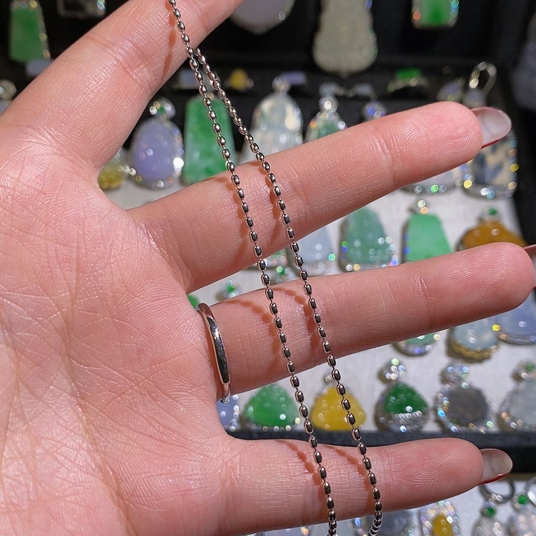 翡翠颈饰银S925镶嵌天然翡翠