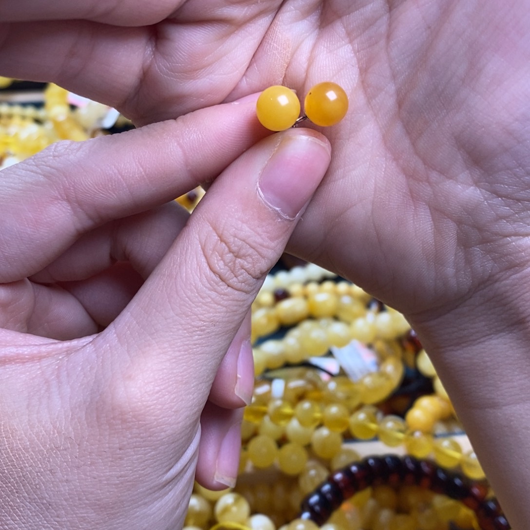 琥珀未镶嵌珠宝奇石