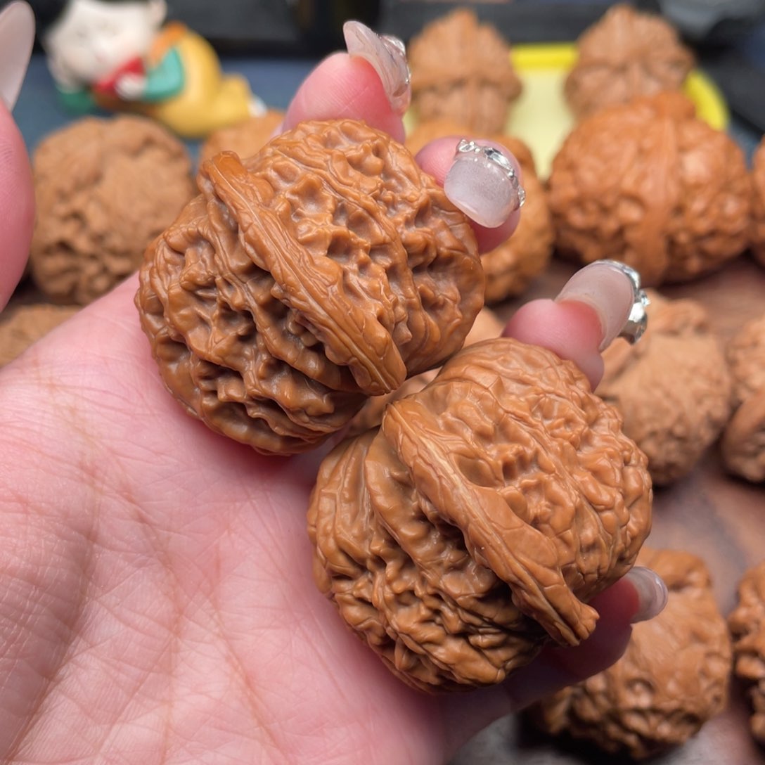 文玩核桃把件红皮平谷楼42 