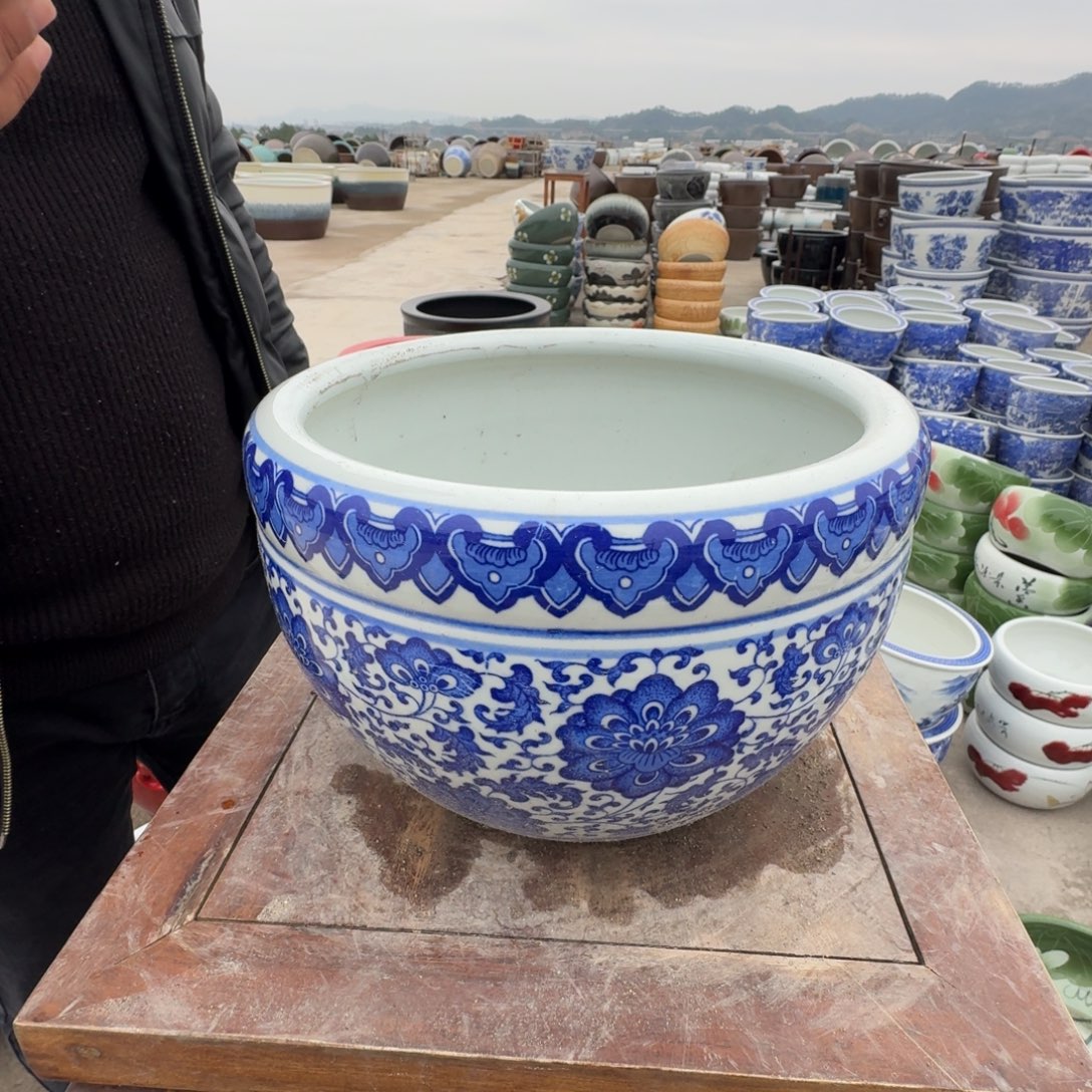 瓷片直径26，高17。。