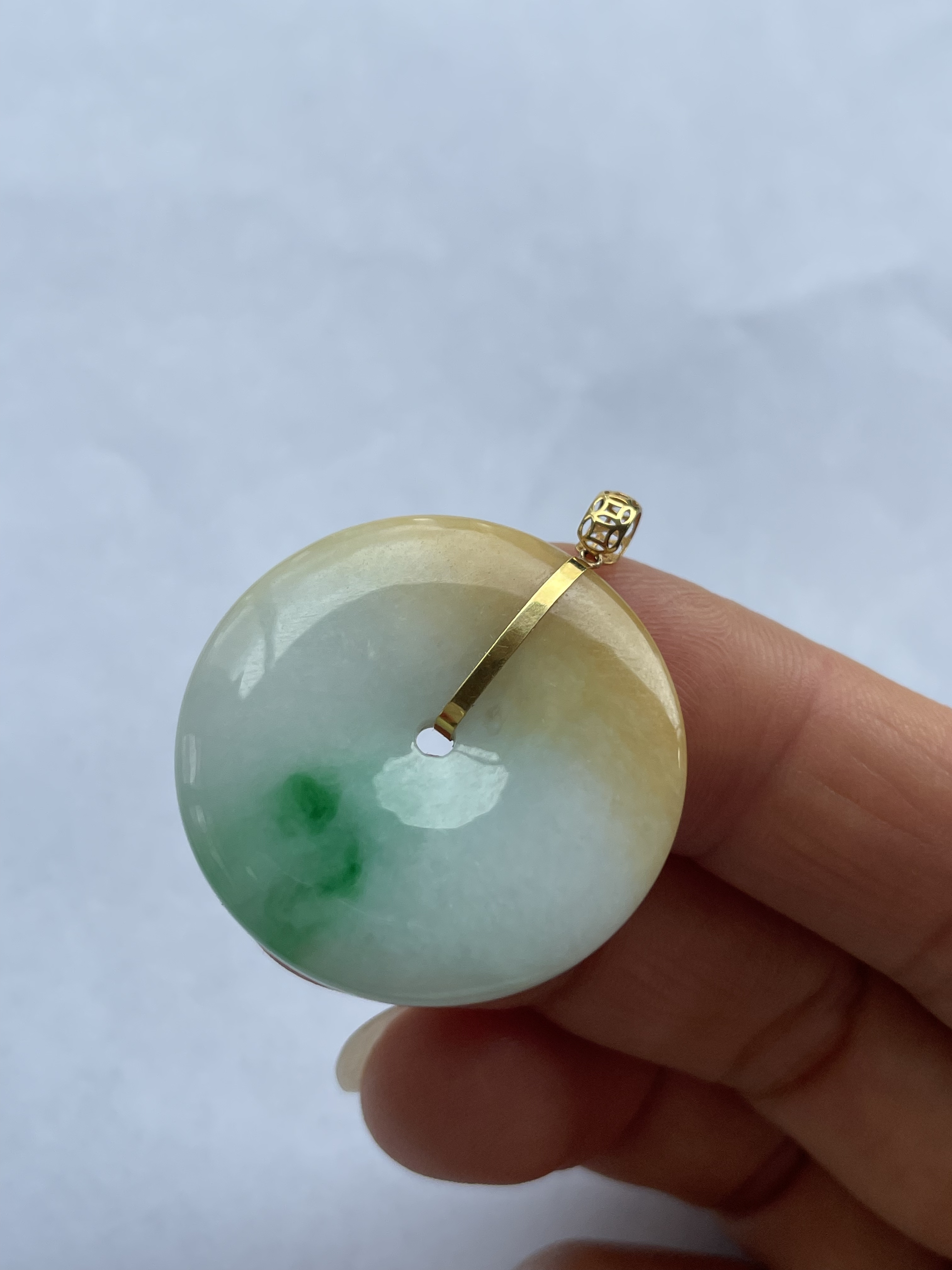 天然翡翠黄加绿飘阳绿平安扣金镶嵌水润卡30厚4.8