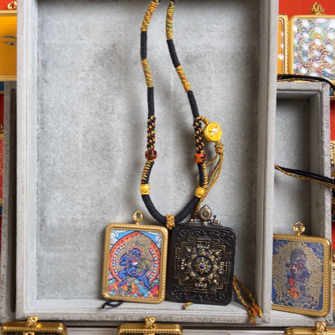 兴***哥吊坠单面 黑老爷 