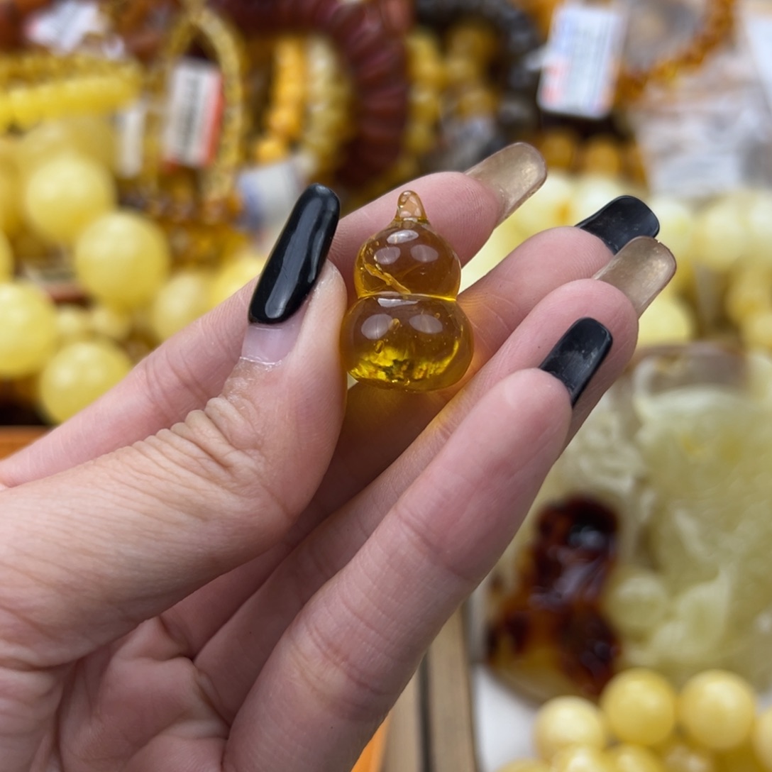 琥珀珠宝奇石未镶嵌