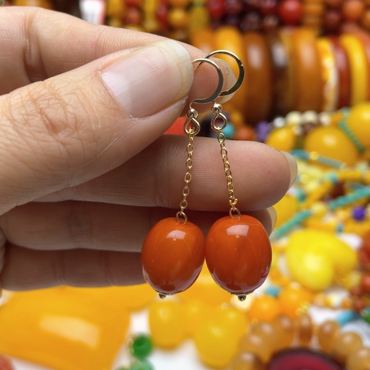 树脂制品37号橘色耳线