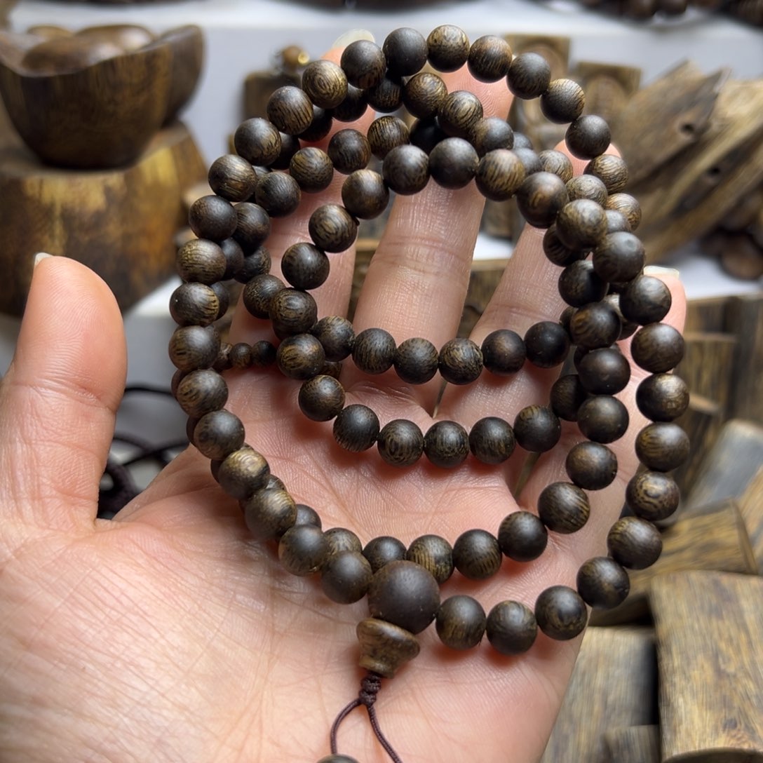 沉香手串大*0.7沉水浮手串