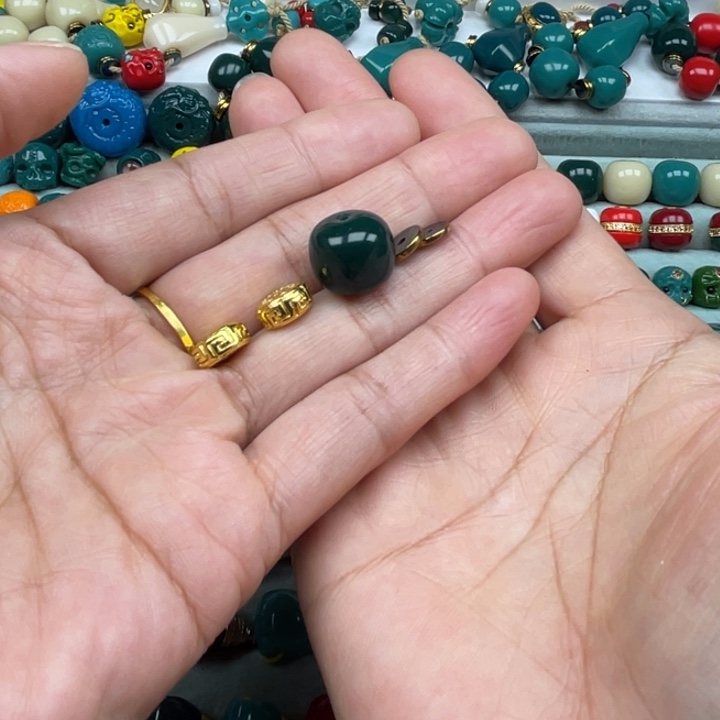 颈饰琉璃雪巴琉璃配饰