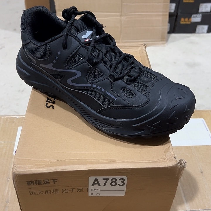 783号。46防砸防刺劳保鞋。鞋底磨损介意勿拍