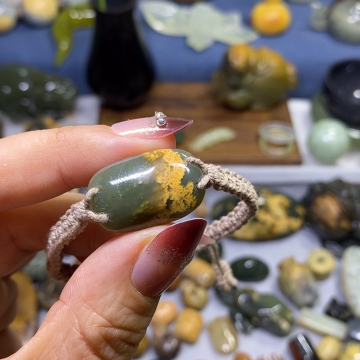 岫岩河磨玉（透闪石质玉）未镶嵌挂件手排