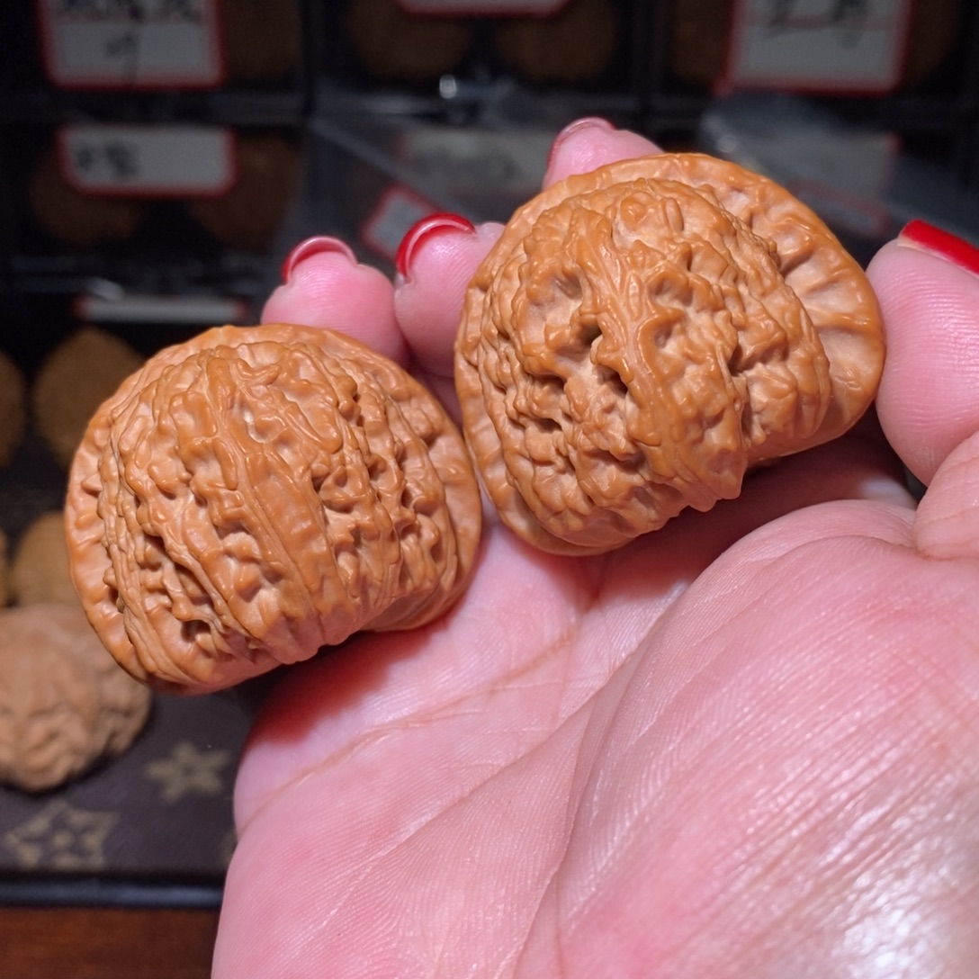 ****森把件文玩核桃球白