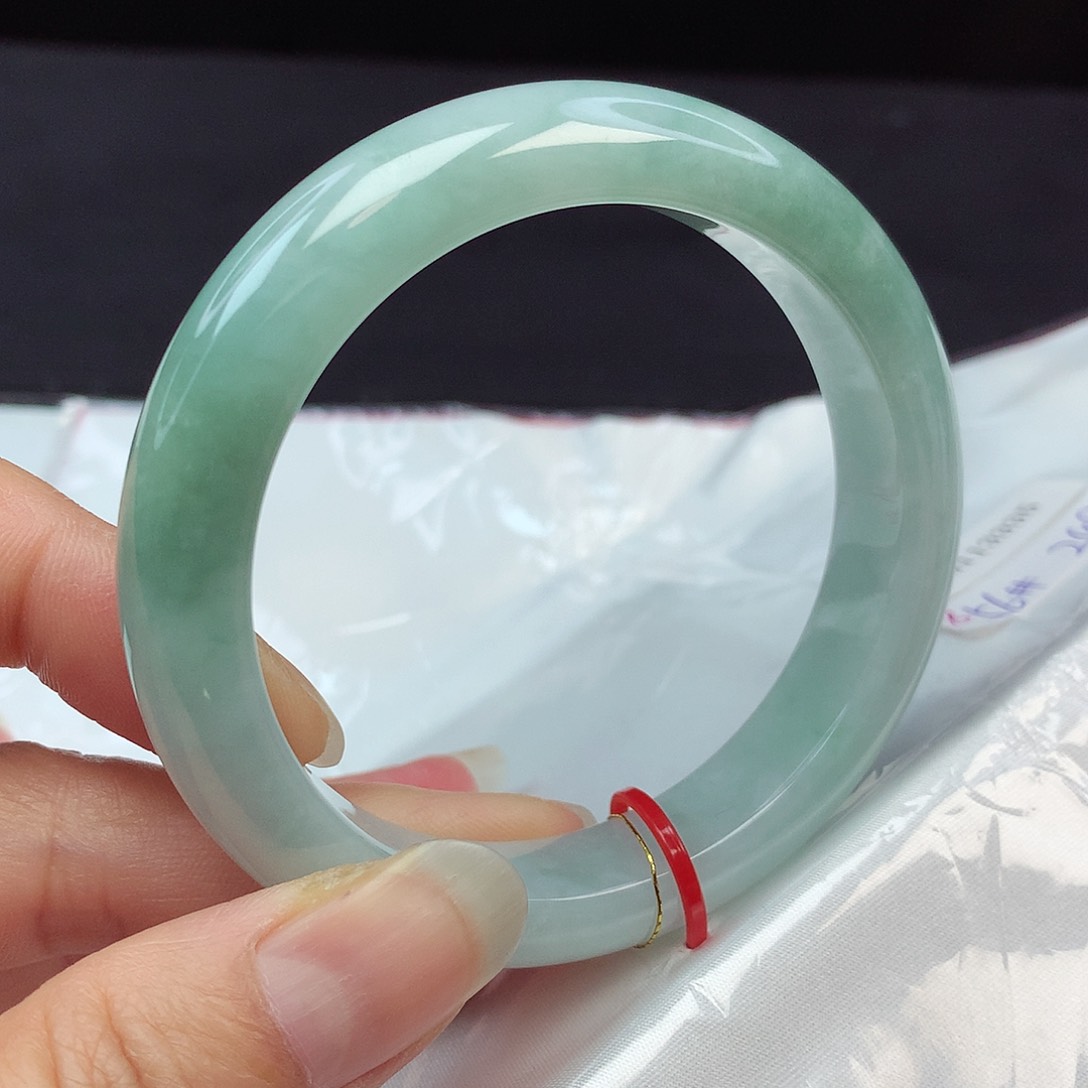 翡翠手镯未镶嵌56圈+335