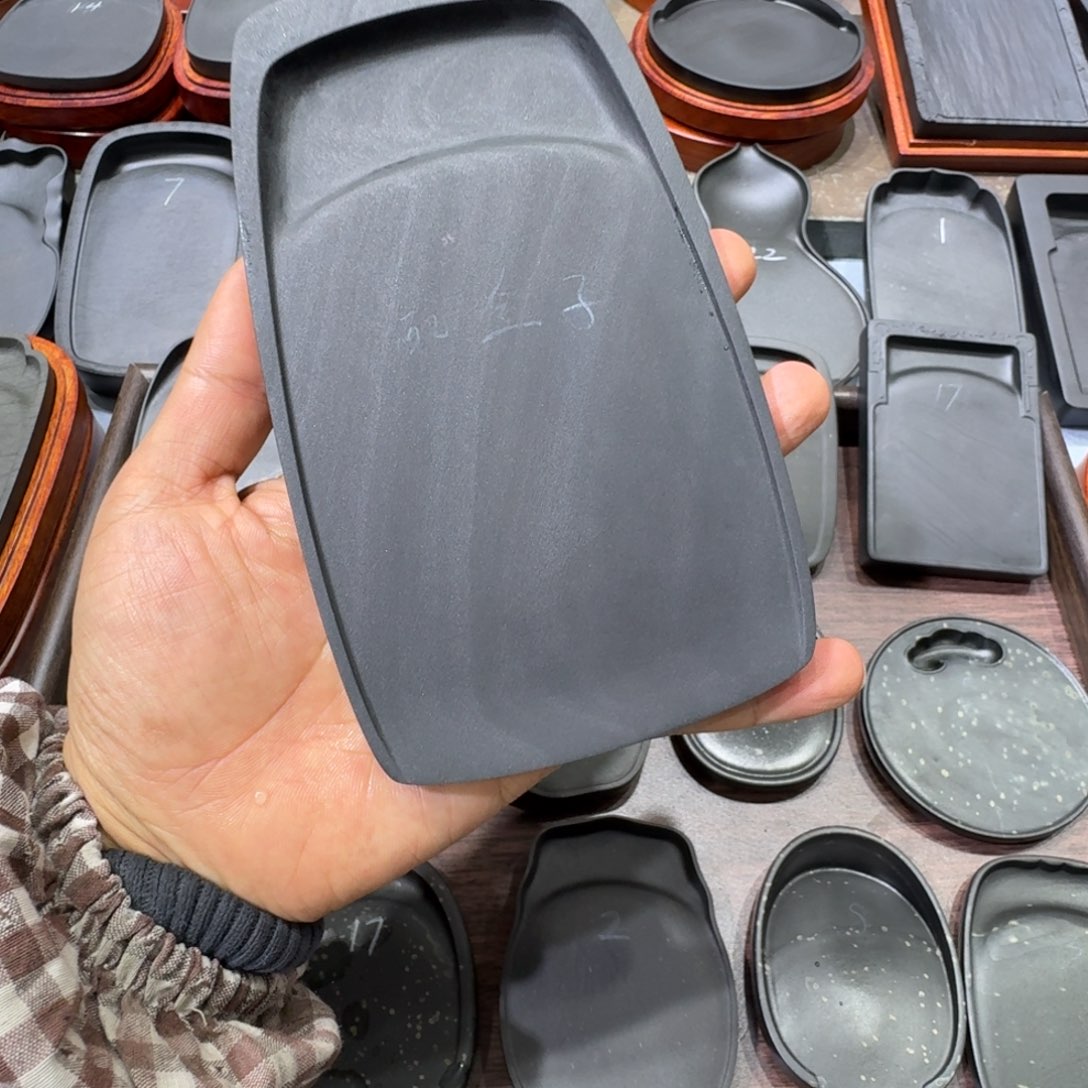 歙砚老坑龙尾砚水舷坑