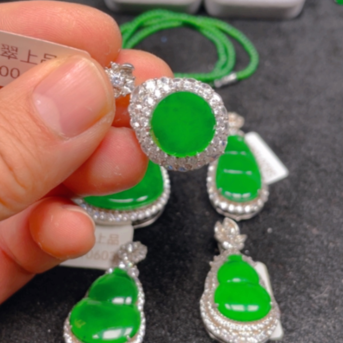 【闪购商品】翡翠颈饰银S925镶嵌吊坠