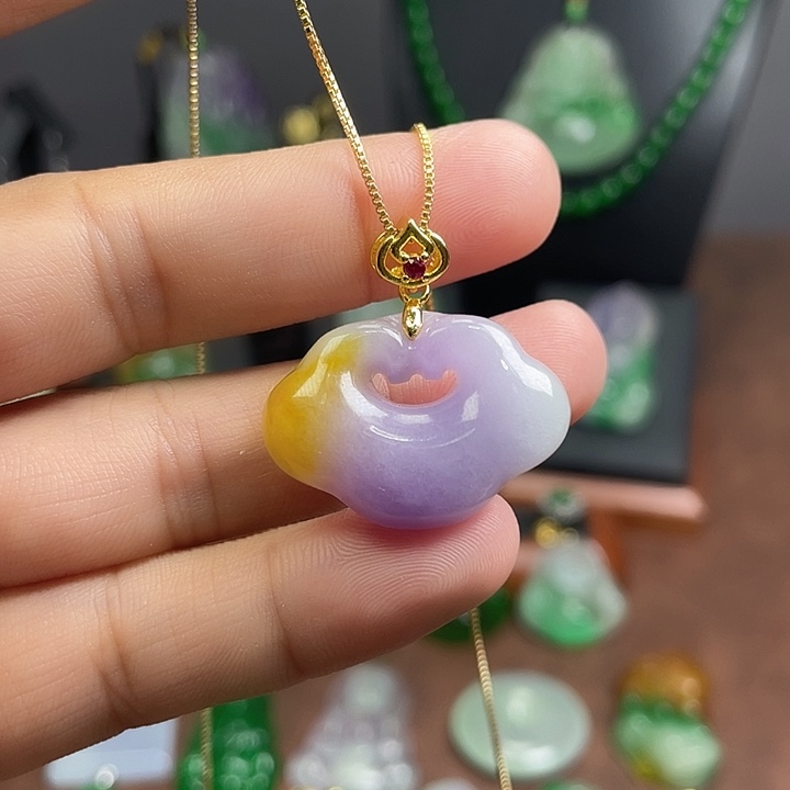 翡翠未镶嵌吊坠(赠链)