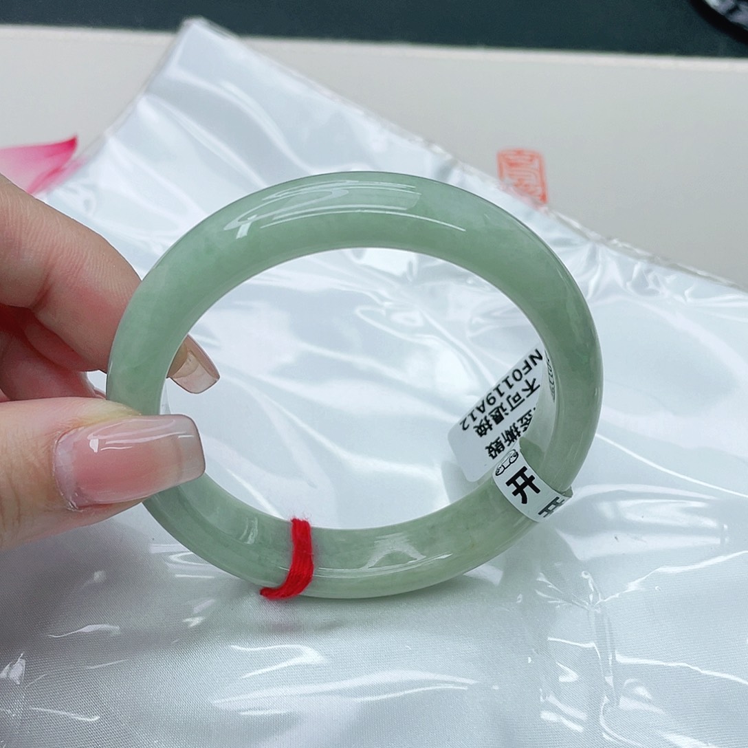 翡翠手镯未镶嵌正57.5