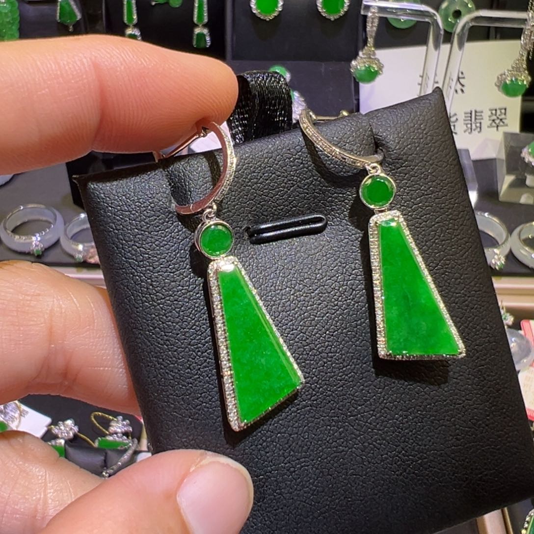 翡翠18K金镶嵌颈饰耳环