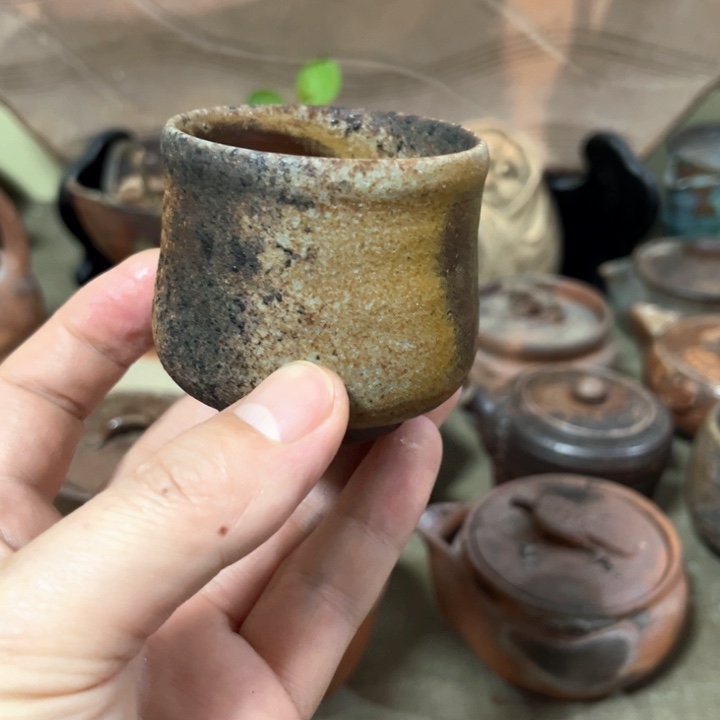 瓷片备前。        主人杯