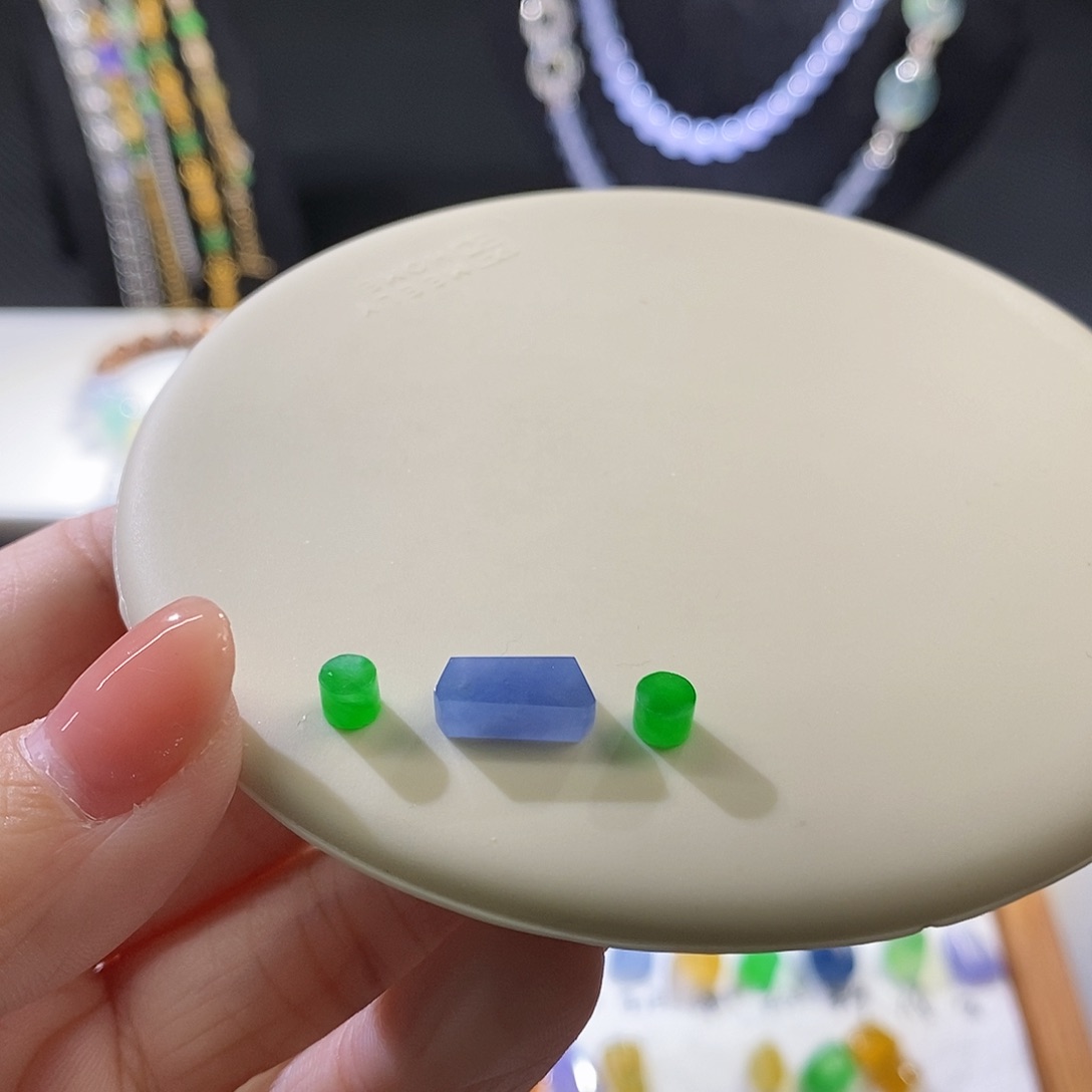 翡翠挂件未镶嵌亏清买断