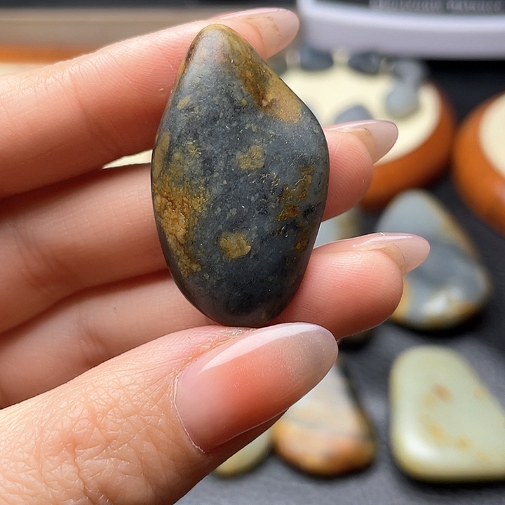 和田玉颈饰未镶嵌9