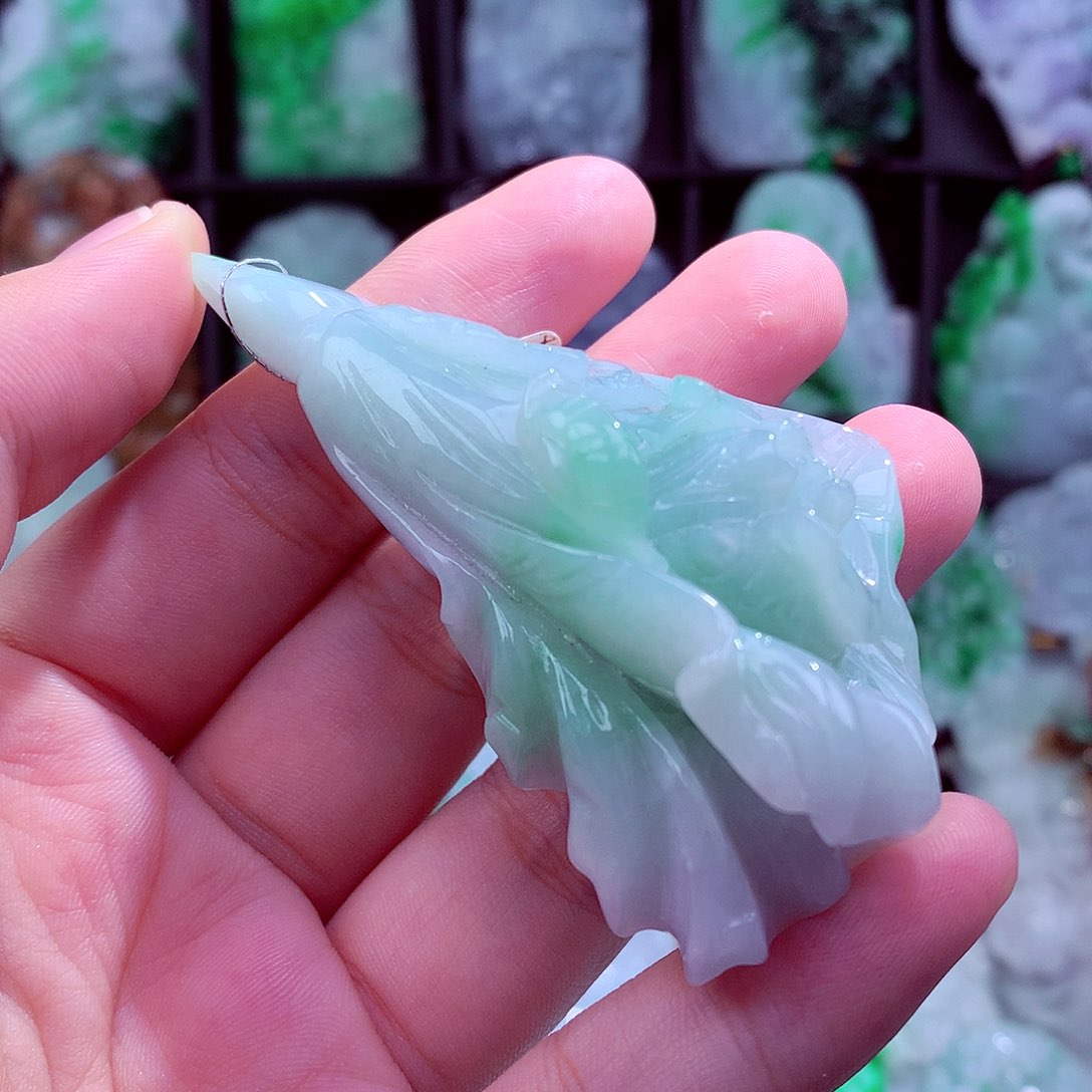 翡翠未镶嵌颈饰挂件