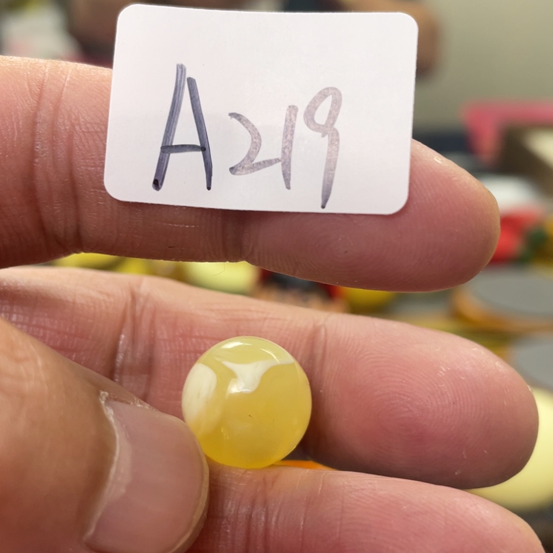 手链琥珀未镶嵌多样性发，发其中一件