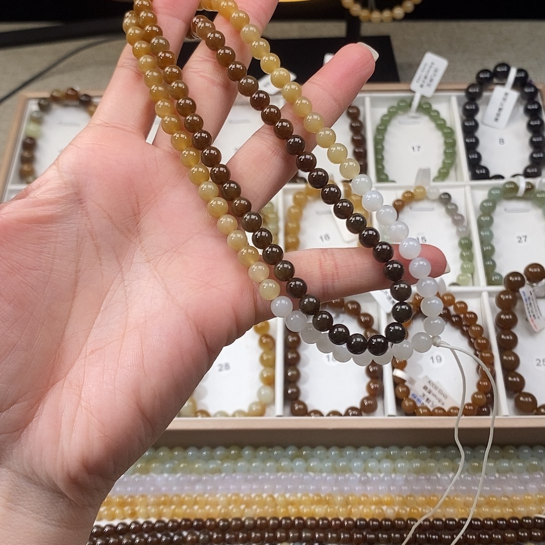 和田玉未镶嵌手串