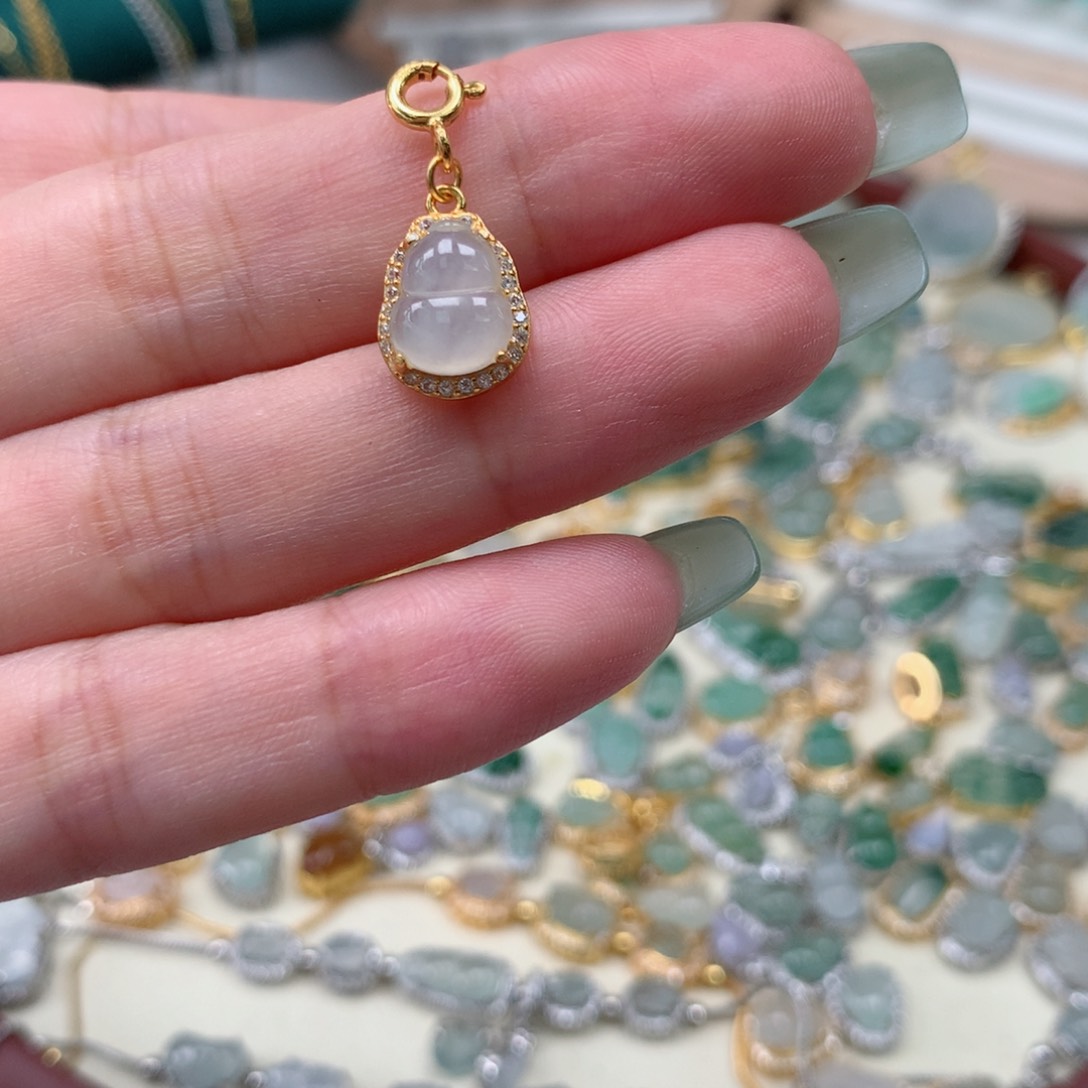 颈饰银S925镶嵌翡翠星*葫芦