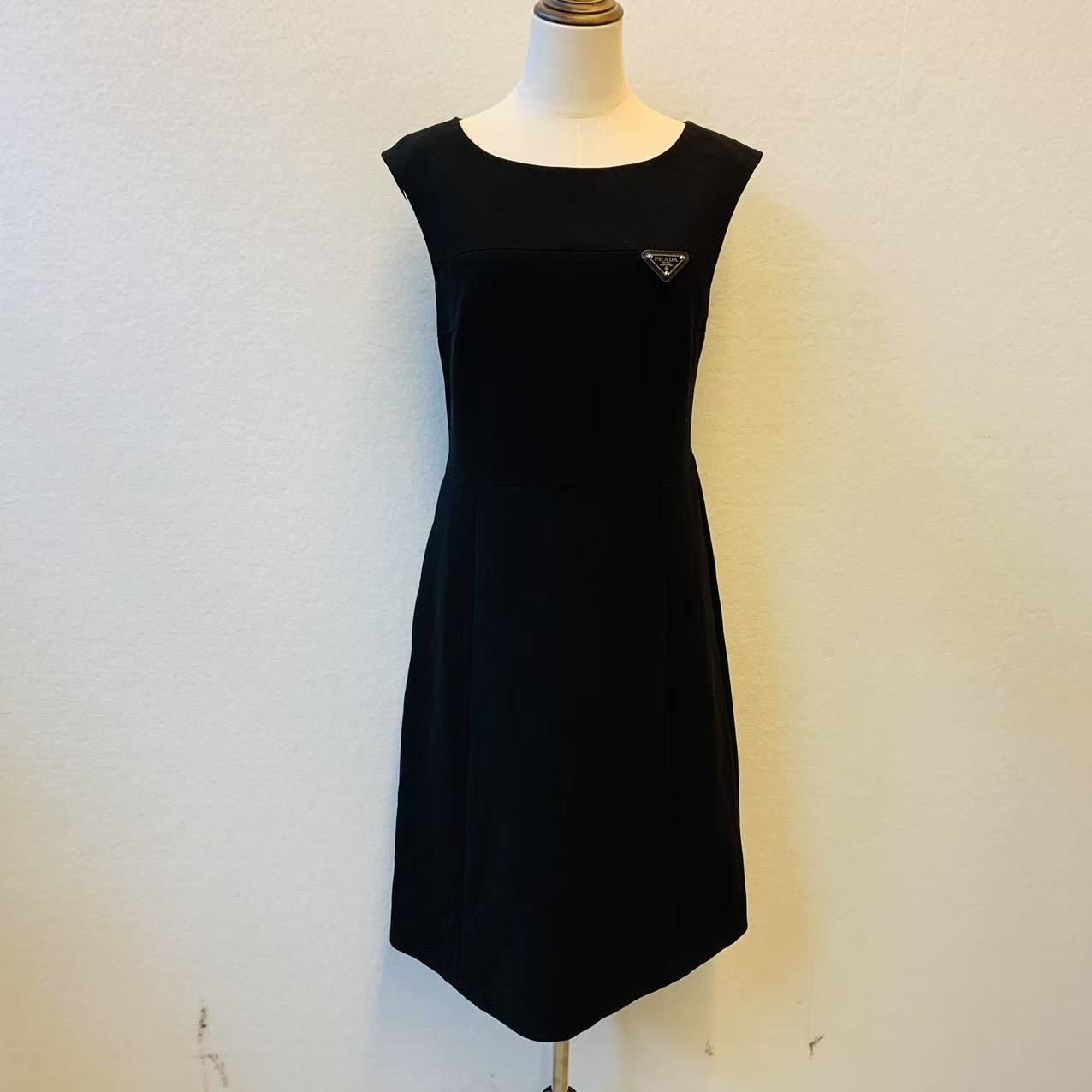 99新 Prada/普拉达 海囤/普拉达连衣裙/40码/dd60369