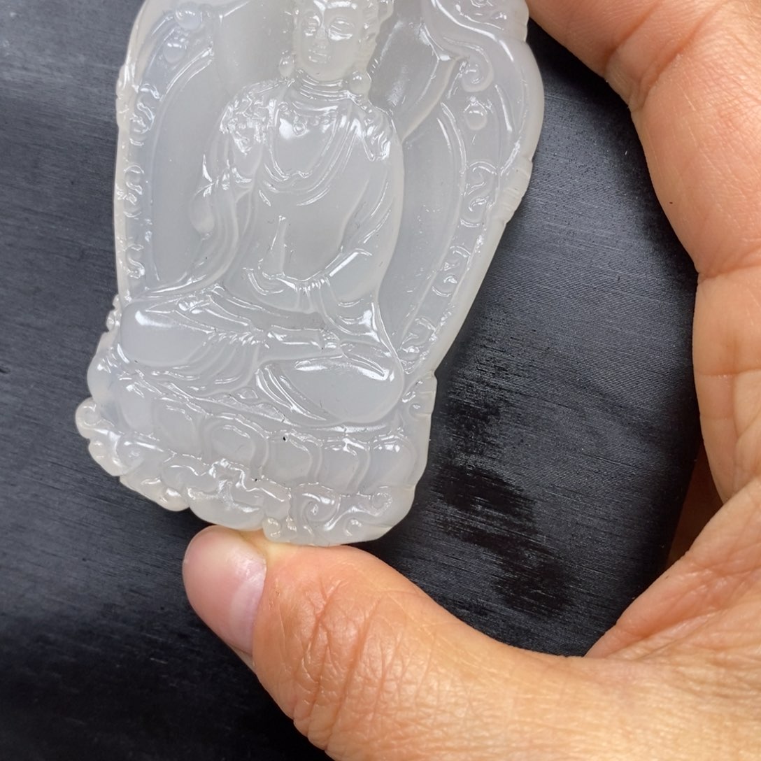 石英质玉（黄龙玉）颈饰未镶嵌