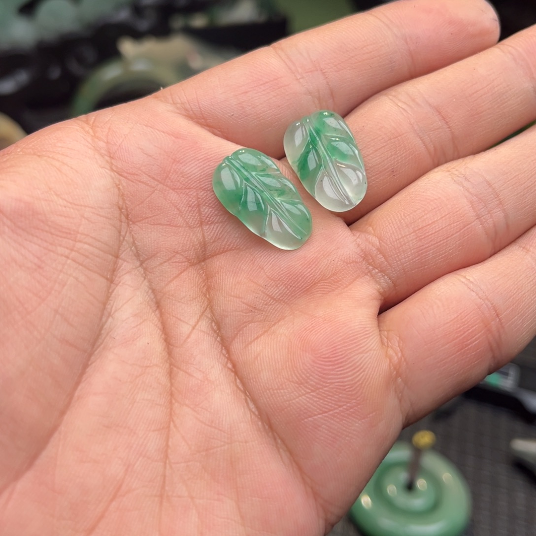 流***年石英质玉（非洲翠）未镶嵌颈饰