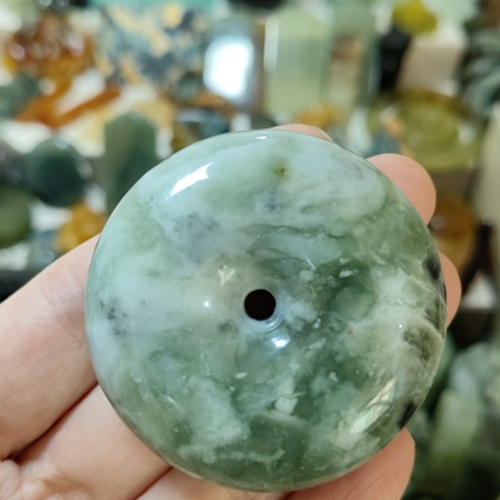 岫玉未镶嵌平安扣