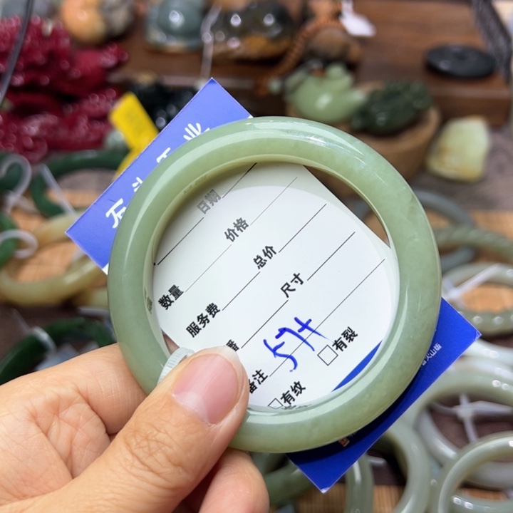 和田玉手镯未镶嵌时***后57