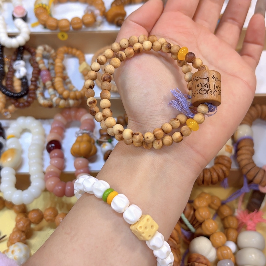 吊坠星月菩提崖小柏