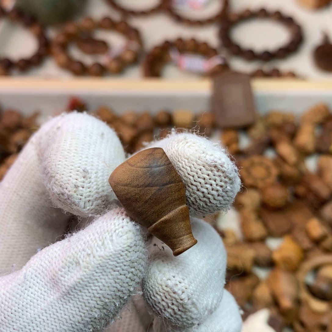 檀香木散珠印度迈索尔老山檀2.2*2.1三通