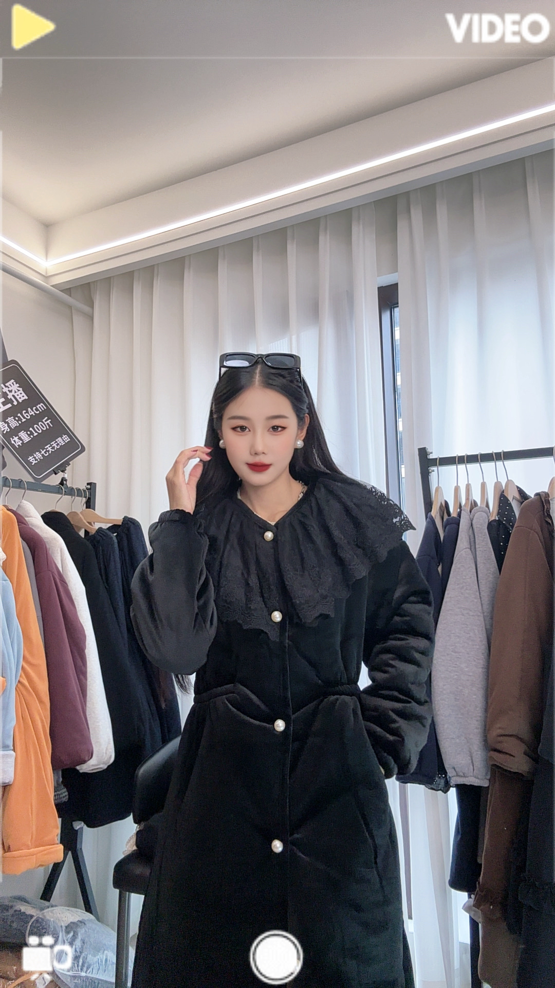 小颖同款金丝绒娃娃领蕾丝黑色保暖休闲三层加厚家居服