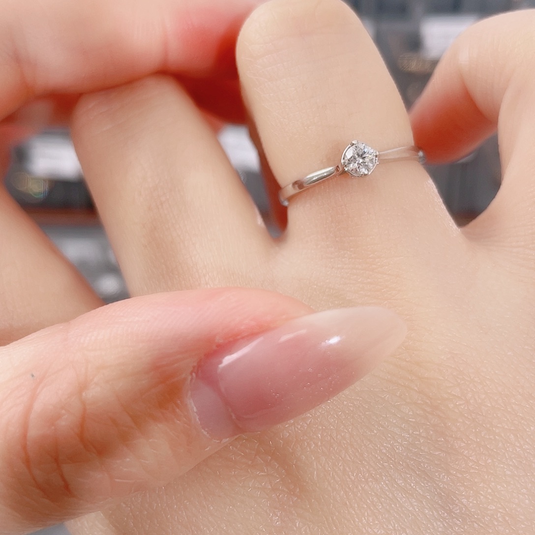 天然钻石戒指/指环18K金镶嵌H18110122