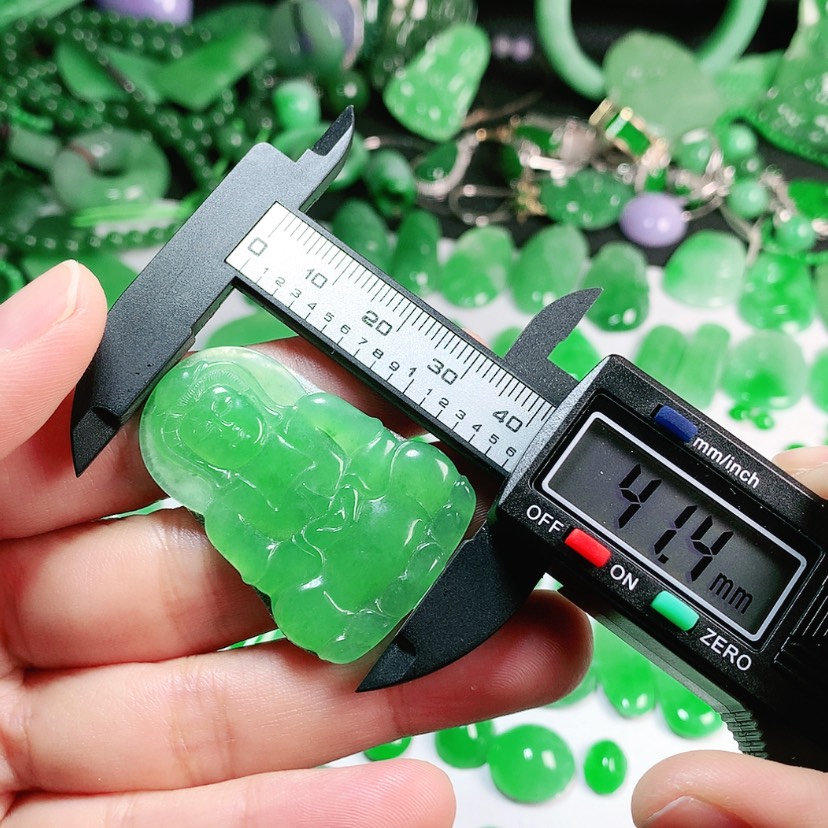 【闪购商品】翡翠颈饰未镶嵌聪***明翡翠41.4*28.9*3.4