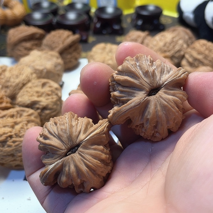 说***见文玩核桃吊坠楼子