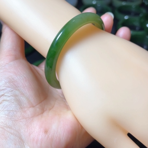 和田玉（碧玉）手镯未镶嵌