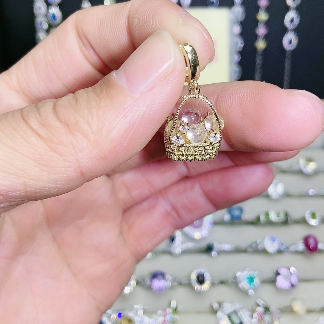 【闪购商品】吊坠(不含链)未镶嵌水晶