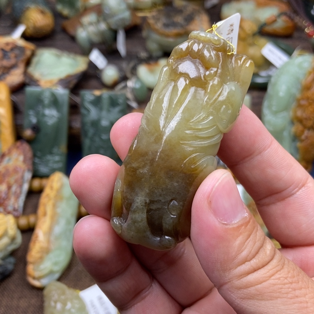 未镶嵌岫岩老玉（透闪石质玉）珠宝奇石